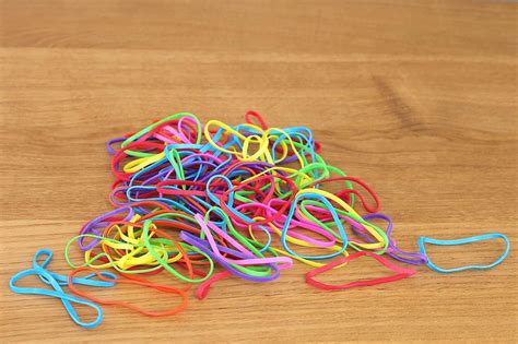 What is rubber band game?