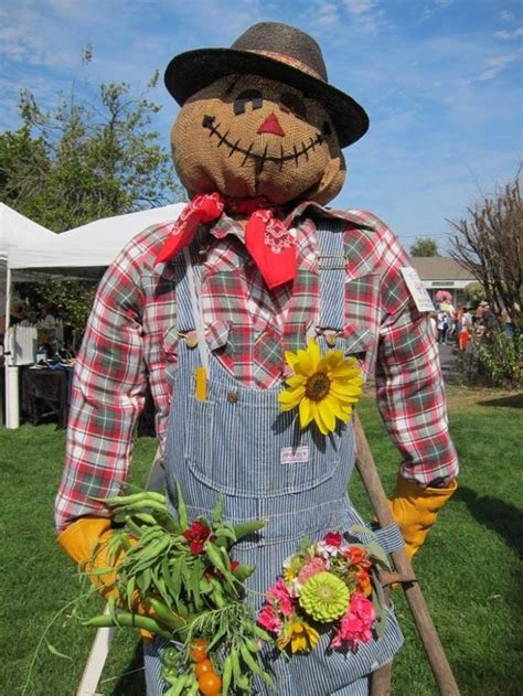 What is scarecrows real name?
