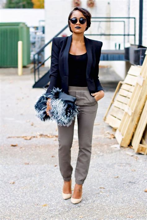 What is smart casual women's wear?