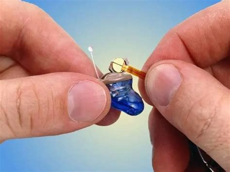What is the 5 minute rule for hearing aid batteries?