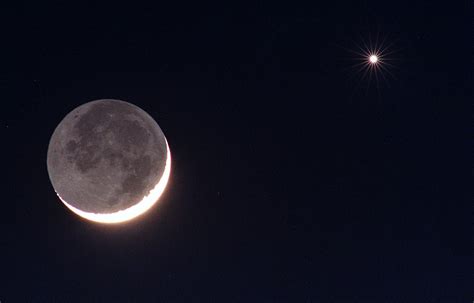 What is the Moon and Venus on May 23?