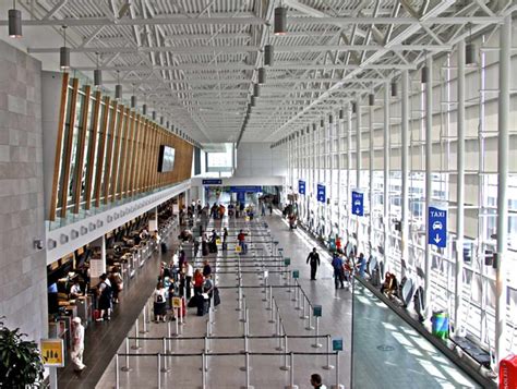 What is the Quebec airport called?