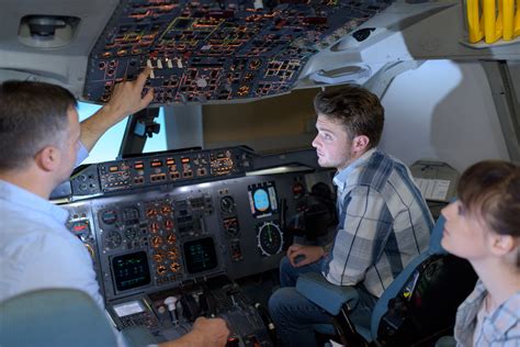 What is the best age to become a pilot?