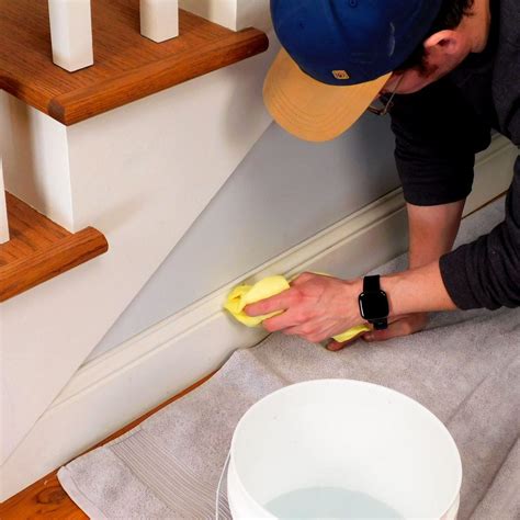 What is the best baseboard cleaning method?