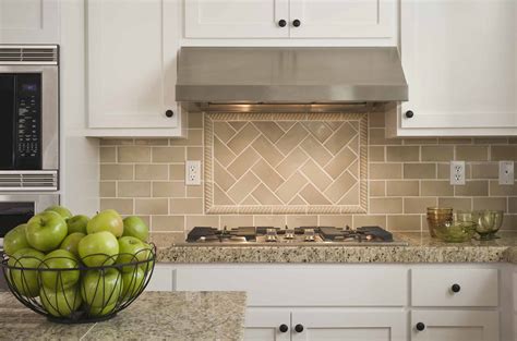What is the best color for a backsplash?