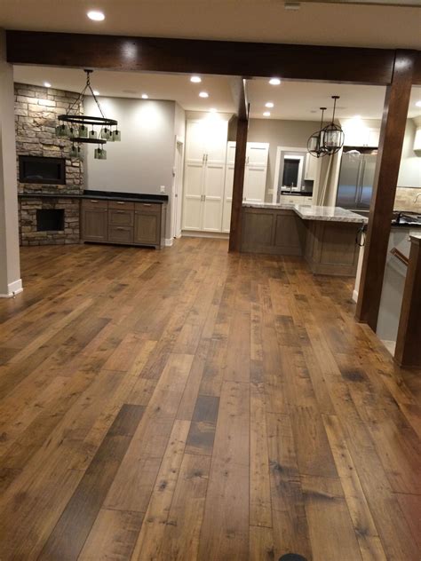 What is the best color for flooring?