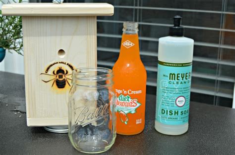 What is the best homemade bee attractant?