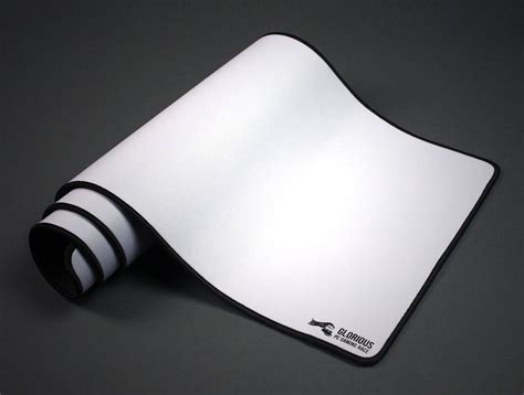 What is the best material for an optical mouse pad?