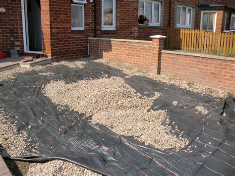 What is the best membrane to use under gravel?