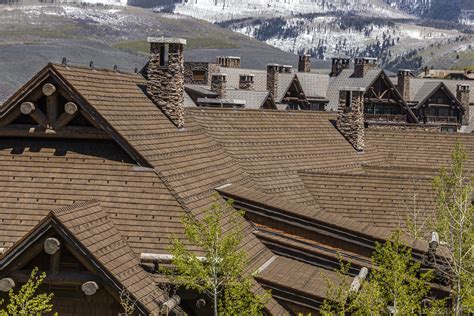 What is the best roof material for snow?
