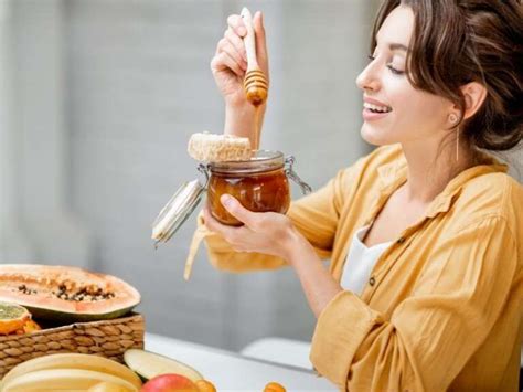 What is the best time to eat honey?