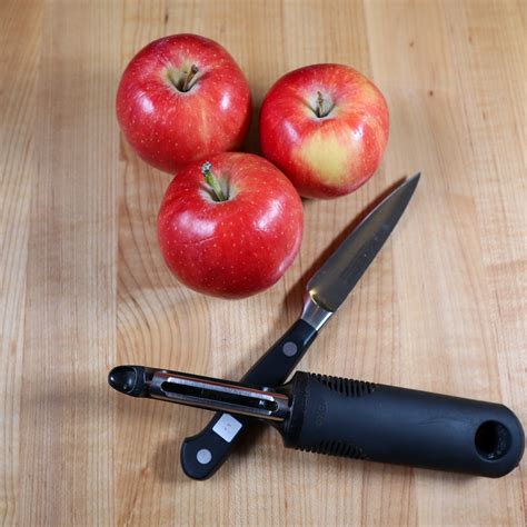 What is the best tool to peel an apple?