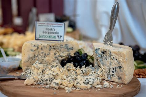 What is the blue stuff in Gorgonzola?