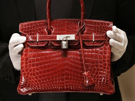 What is the controversy with Hermès fashion?