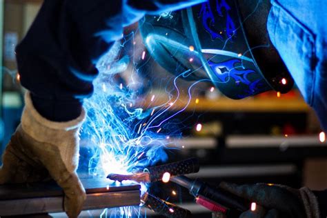 What is the daily life of a welder?