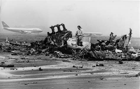 What is the deadliest plane crash?