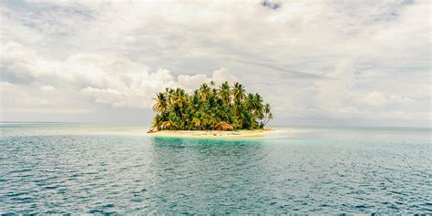 What is the difference between desert island and deserted island?