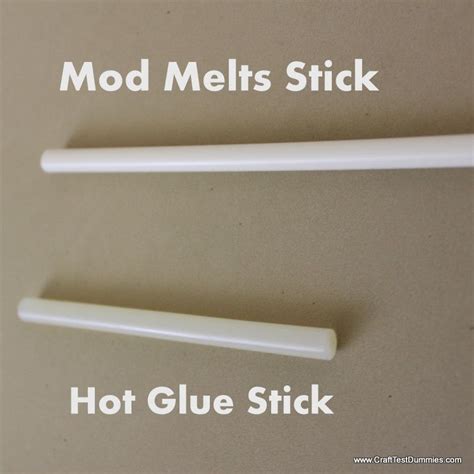 What is the difference between glue and hot glue?