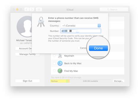 What is the difference between iCloud and keychain login on Mac?