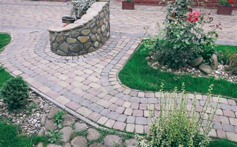 What is the difference between pavers and flagstone?