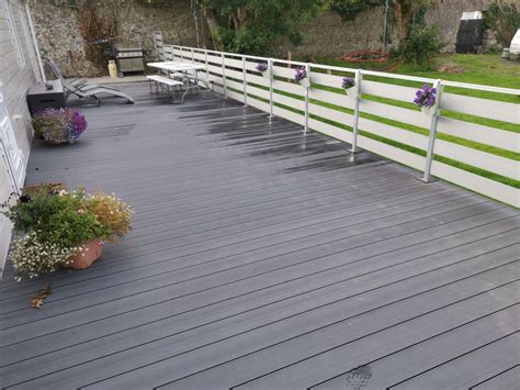 What is the disadvantage of composite decking?