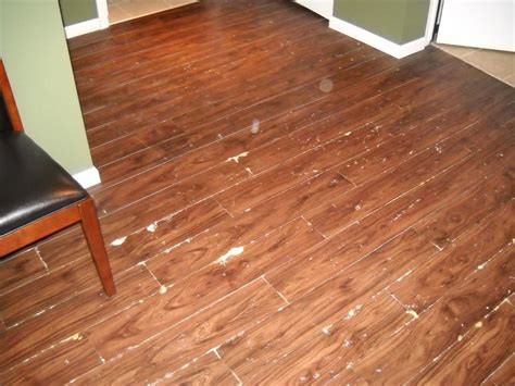 What is the downside of vinyl flooring?