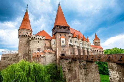 What is the famous castle in Romania?