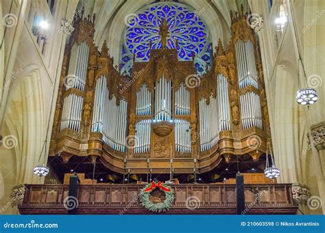 What is the famous organ in New York City?