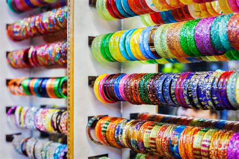 What is the history of bangles?