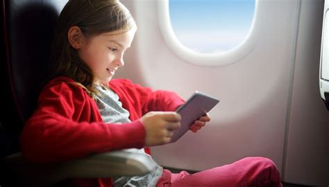 What is the minimum age to fly alone in Germany?