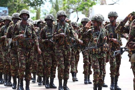 What is the minimum grade to join the Kenya Defence forces?