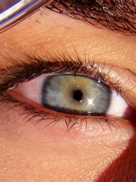 What is the most attractive eye color?
