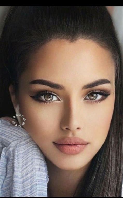 What is the most seductive eyes?