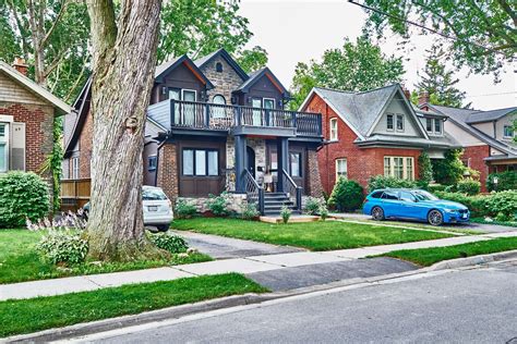 What is the nicest Neighbourhood in Toronto?