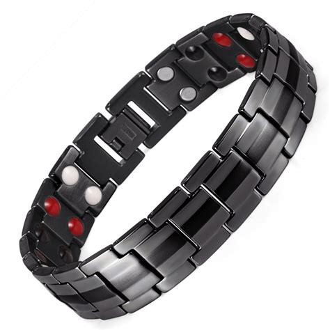What is the power of magnetic bracelet?