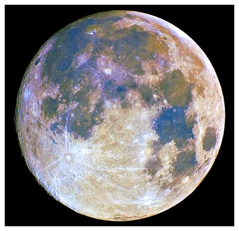 What is the real colour of moon?