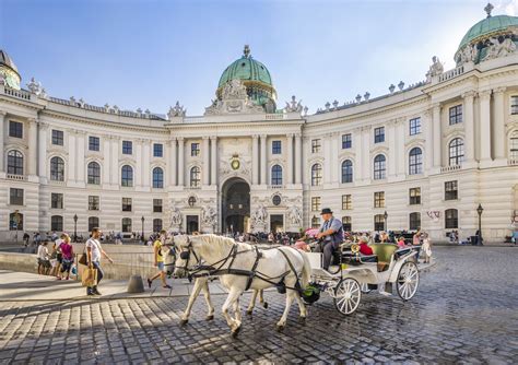What is the sister city of Vienna?