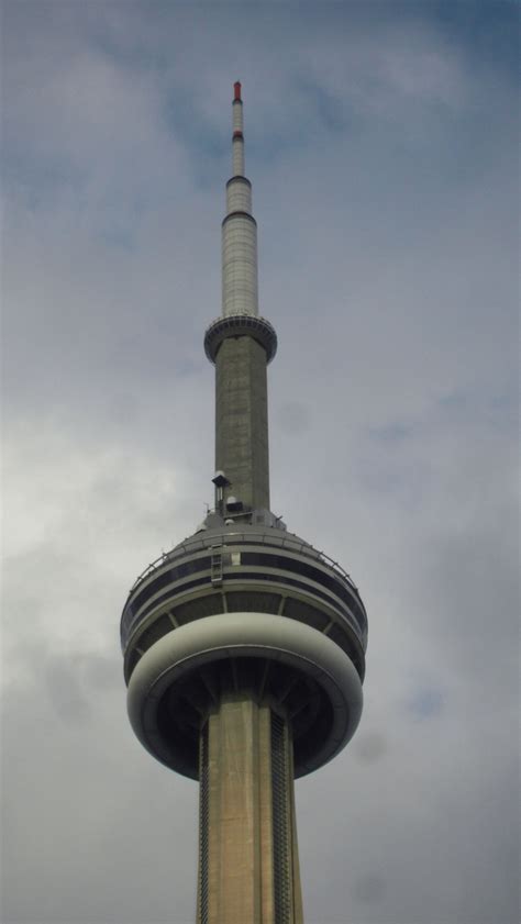 What is the tall thing in Toronto?
