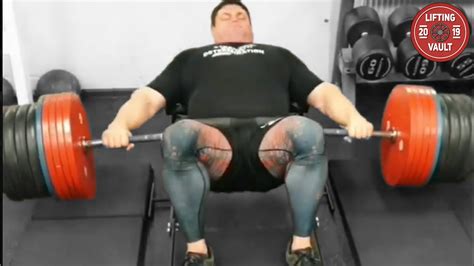What is the world record hip thrust kg?