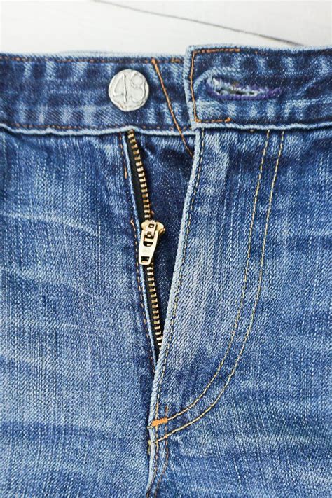 What is the zipper for on mens jeans?