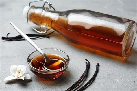 What kind of alcohol is in vanilla extract?