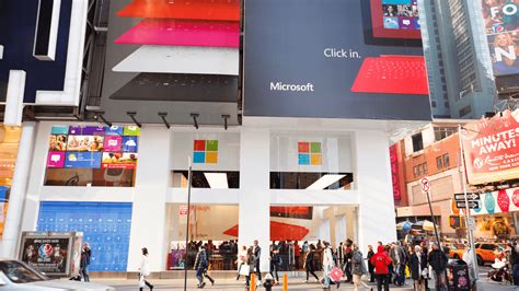 What kind of discounts do Microsoft employees get?