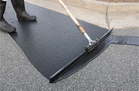 What kind of salt is safe for asphalt?