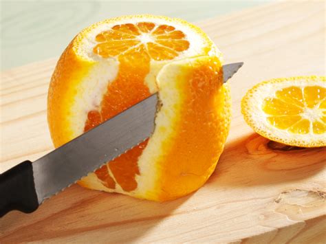What knife is used to segment an orange?