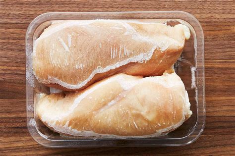 What method should never be used to thaw food?