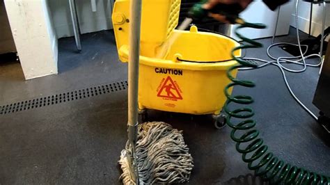 What mop kills bacteria?