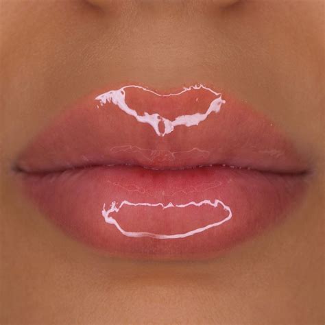 What oils make lip gloss shiny?