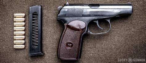 What pistol do Russian officers carry?