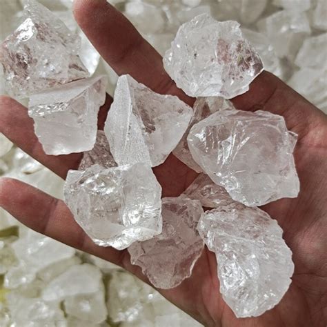 What quartz brings money?