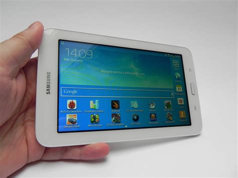 What resolution is Galaxy Tab 3?